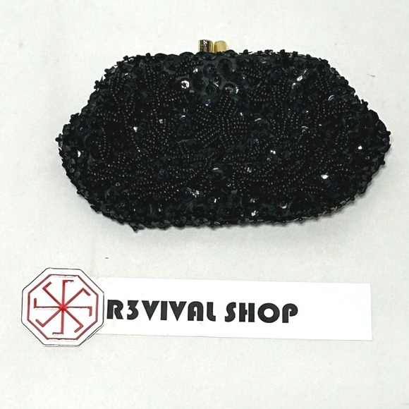 Mademoiselle Handbags - Vintage MADENOISELLE Small Beaded Coin Purse‎